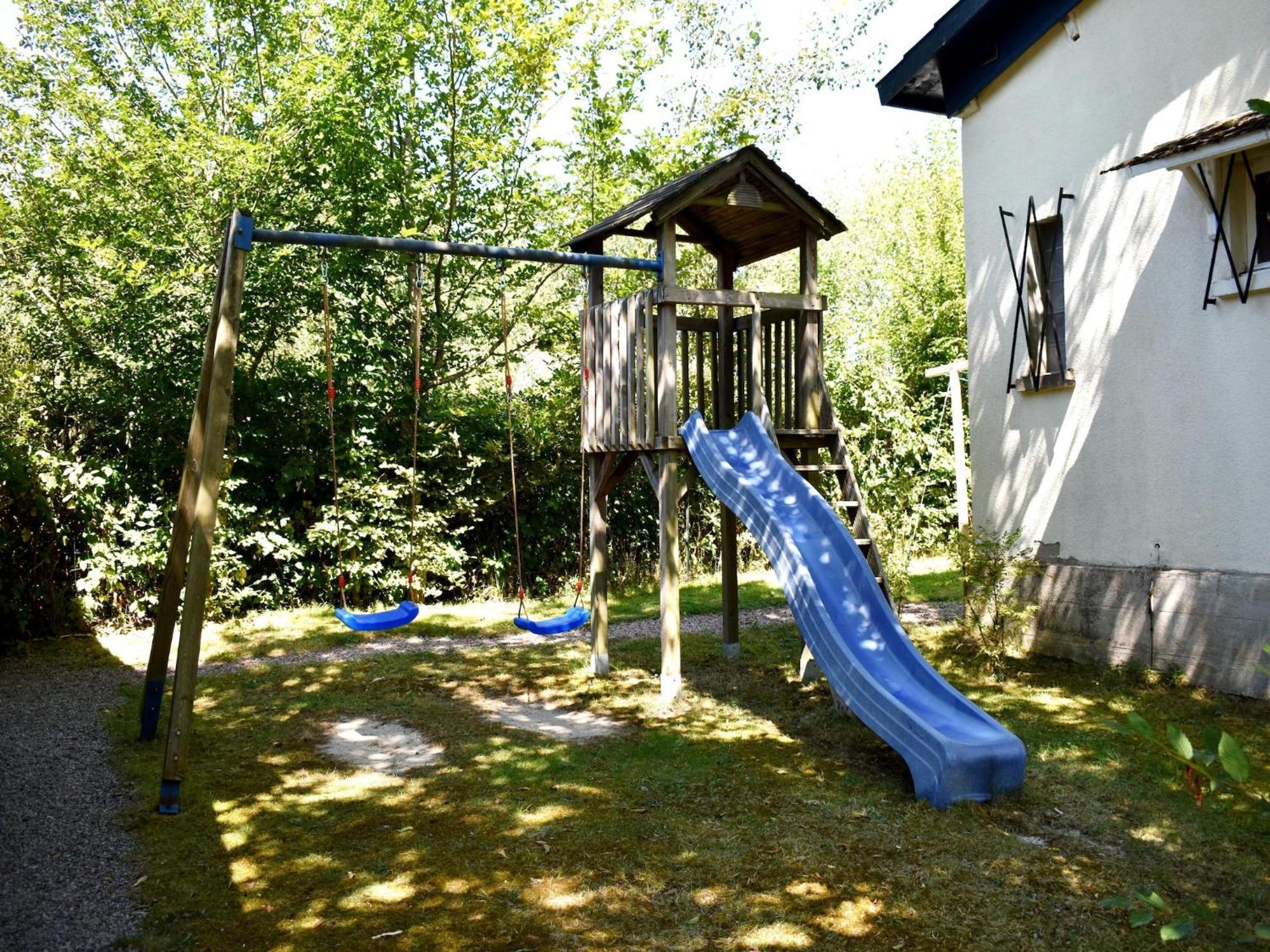 Modern Holiday Home Near The Forest Saint-Honore-les-Bains Экстерьер фото